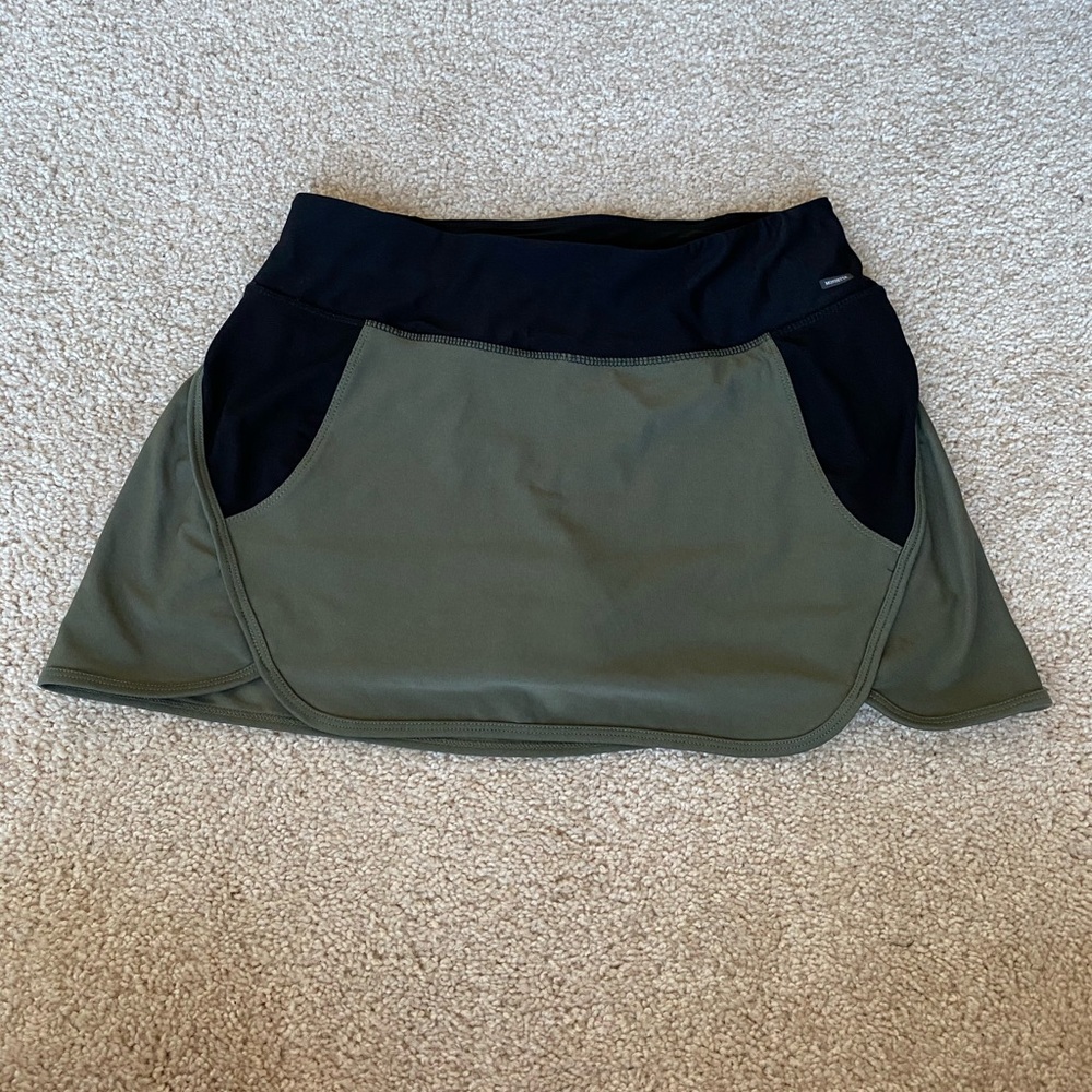 Never worn!! Brand new tennis skirt